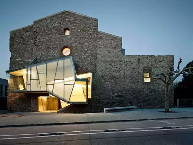 建筑改造 “新旧”对话赋予历史与记忆的延续