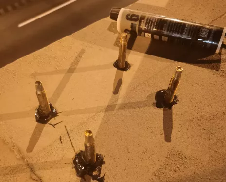 施邦注射式植筋胶植筋锚固现场