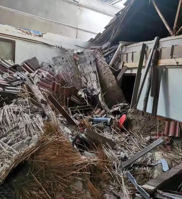 揪心！豆腐渣工程坍塌致3岁孩童身亡，引人深思